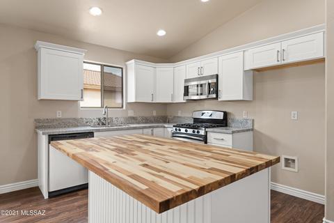 12830 E Red Iron Trl, Vail, AZ 85641 photo 1
