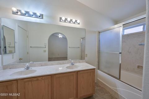 9237 E Bent Creek Way, Tucson, AZ 85747 photo 29