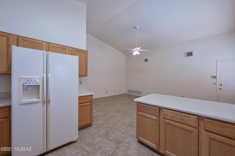 9237 E Bent Creek Way, Tucson, AZ 85747 photo 18