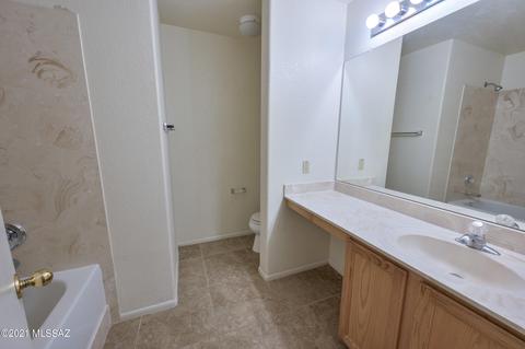 9237 E Bent Creek Way, Tucson, AZ 85747 photo 26