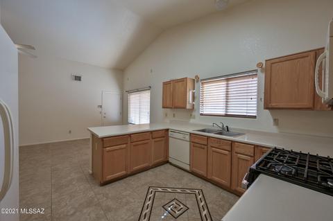 9237 E Bent Creek Way, Tucson, AZ 85747 photo 14