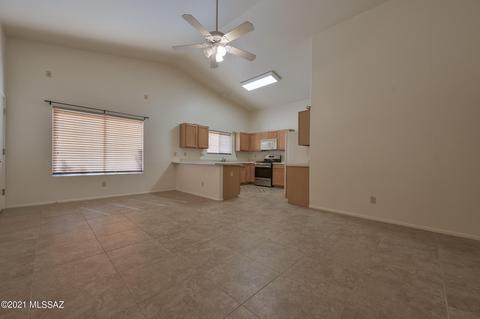 9237 E Bent Creek Way, Tucson, AZ 85747 photo 11