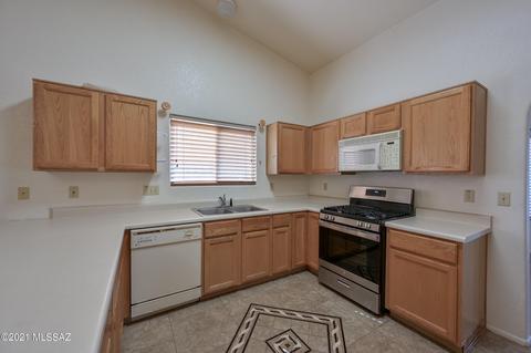 9237 E Bent Creek Way, Tucson, AZ 85747 photo 16