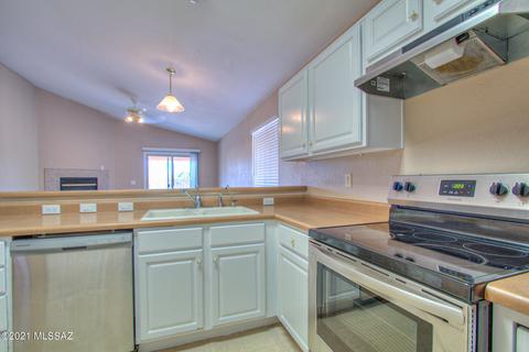 7762 S Precious Opal Dr, Tucson, AZ 85747 photo 7