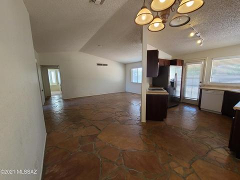 10060 E Watson Dr, Tucson, AZ 85730 photo 7