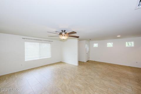 10675 E Singing Canyon Dr, Tucson, AZ 85747 photo 8