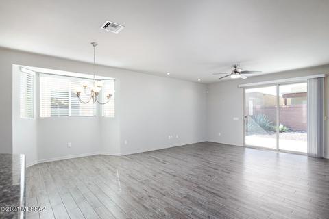 8956 E Wright School Loop, Tucson, AZ 85715 photo 5