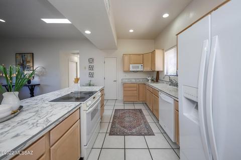 8761 E Perillo Pl, Tucson, AZ 85710 photo 17