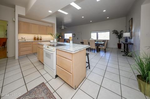 8761 E Perillo Pl, Tucson, AZ 85710 photo 18