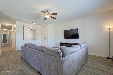 5075 E Kittentails Dr, Tucson, AZ 85756 photo 5