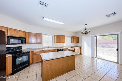 7676 E Fair Meadows Loop, Tucson, AZ 85756 photo 8