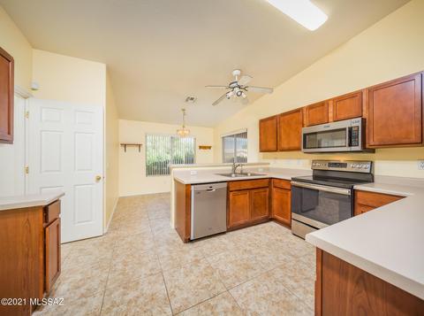 7860 S Danforth Ave, Tucson, AZ 85747 photo 3