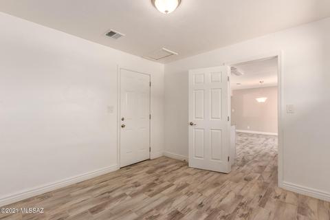 802 E Silver St, Tucson, AZ 85719 photo 19