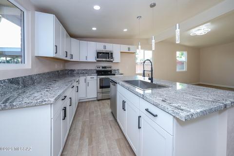7554 E 33rd St, Tucson, AZ 85710 photo 3