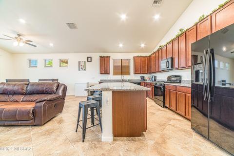 8298 E Magee Hill Loop, Tucson, AZ 85710 photo 10