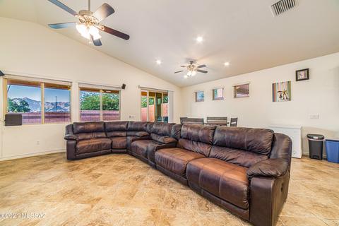 8298 E Magee Hill Loop, Tucson, AZ 85710 photo 7