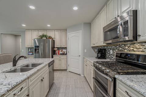 7541 E Kinnison Wash Loop, Tucson, AZ 85730 photo 18