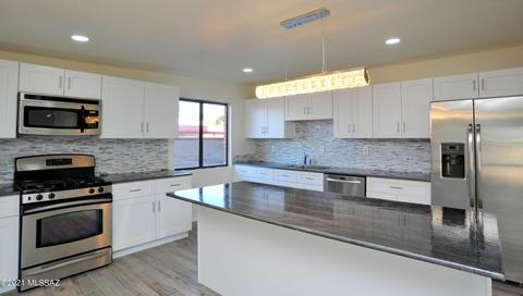 8133 E 4th Pl, Tucson, AZ 85710 photo 5
