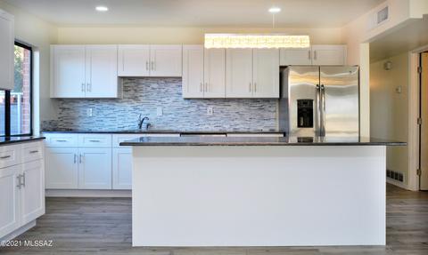 8133 E 4th Pl, Tucson, AZ 85710 photo 9