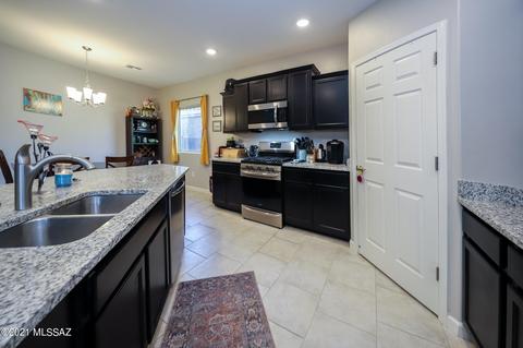 12135 E Becker Dr, Vail, AZ 85641 photo 7