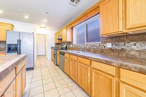 8496 E Va Cortina De Madera, Tucson, AZ 85747 photo 16