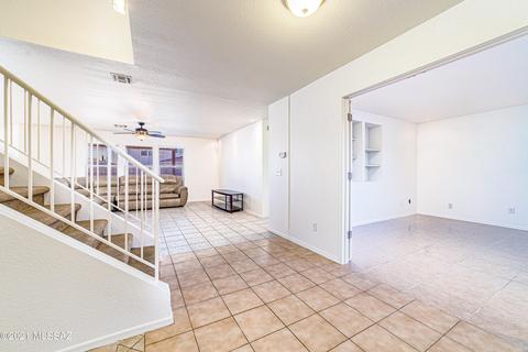 8496 E Va Cortina De Madera, Tucson, AZ 85747 photo 9
