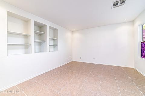 8496 E Va Cortina De Madera, Tucson, AZ 85747 photo 11