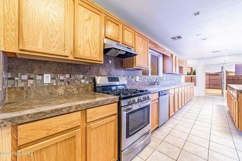 8496 E Va Cortina De Madera, Tucson, AZ 85747 photo 17