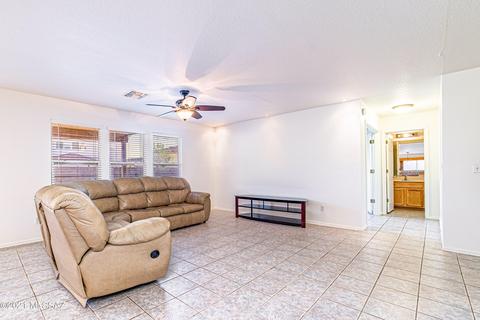 8496 E Va Cortina De Madera, Tucson, AZ 85747 photo 21