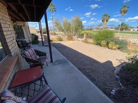 8569 E Pine Valley Dr, Tucson, AZ 85710 photo 2