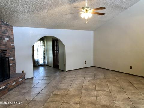 2531 E Roslyn Ln, Vail, AZ 85641 photo 9