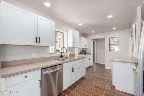 825 E Mitchell Dr, Tucson, AZ 85719 photo 9