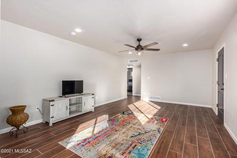 825 E Mitchell Dr, Tucson, AZ 85719 photo 4