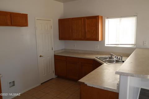 3794 E Felix Blvd, Tucson, AZ 85706 photo 2