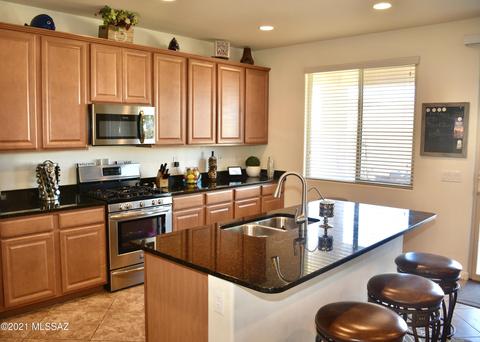 11449 E Desert Raptor Loop, Tucson, AZ 85747 photo 2