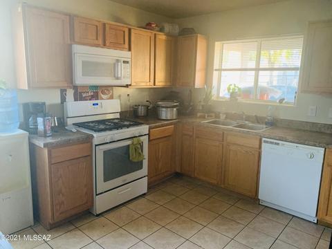 913 E 34th St, Tucson, AZ 85713 photo 3