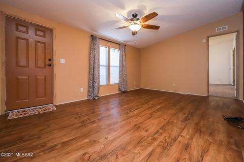 6041 E Thunder River Dr, Tucson, AZ 85756 photo 3