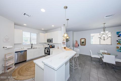 8928 E Wright School Loop, Tucson, AZ 85715 photo 11