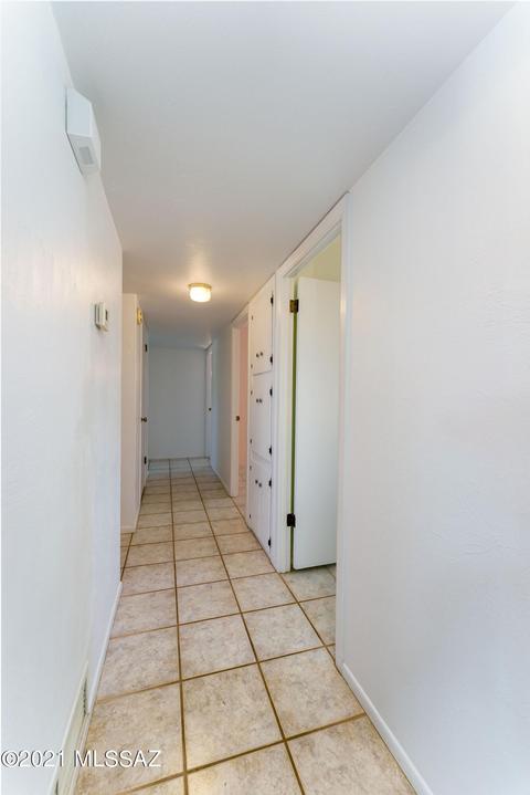8001 E Kenyon Dr, Tucson, AZ 85710 photo 9