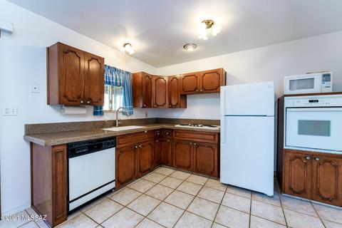 8001 E Kenyon Dr, Tucson, AZ 85710 photo 7