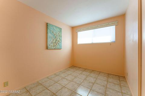 8001 E Kenyon Dr, Tucson, AZ 85710 photo 14