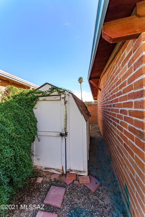 8001 E Kenyon Dr, Tucson, AZ 85710 photo 22