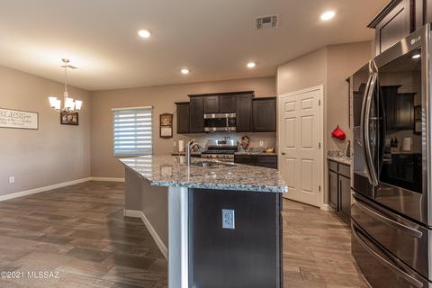 12160 E Becker Dr, Vail, AZ 85641 photo 11