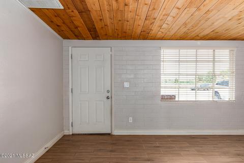 4426 E Sylvane St, Tucson, AZ 85711 photo 2