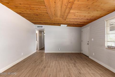 4426 E Sylvane St, Tucson, AZ 85711 photo 4