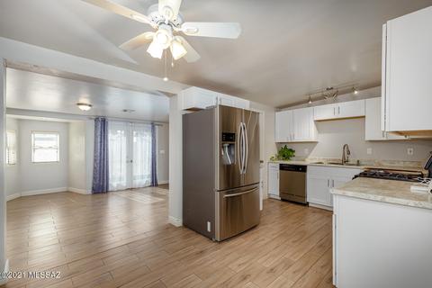 4426 E Sylvane St, Tucson, AZ 85711 photo 5