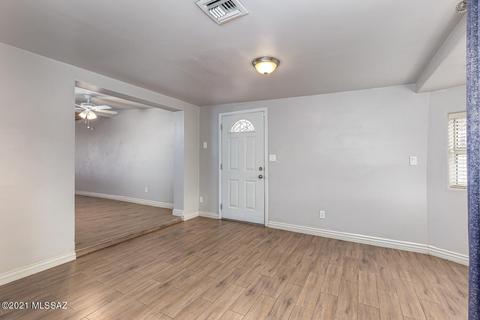 4426 E Sylvane St, Tucson, AZ 85711 photo 8