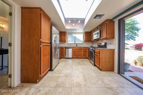 6853 E Via Vigna, Tucson, AZ 85750 photo 9