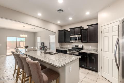 12198 E Becker Dr, Vail, AZ 85641 photo 4