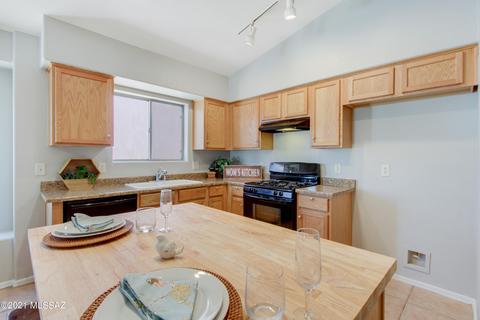 4461 E Mesquite Desert Trl, Tucson, AZ 85706 photo 8